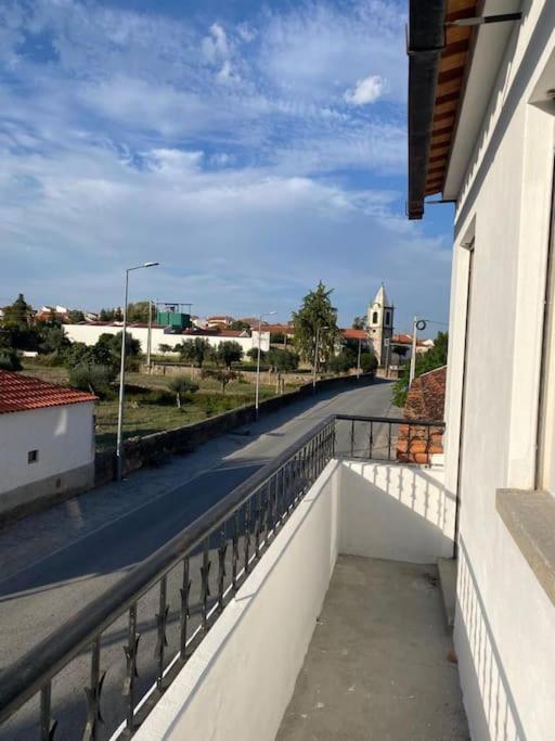 Caminho Da Vila Moradia. Escalos de Cima Dış mekan fotoğraf